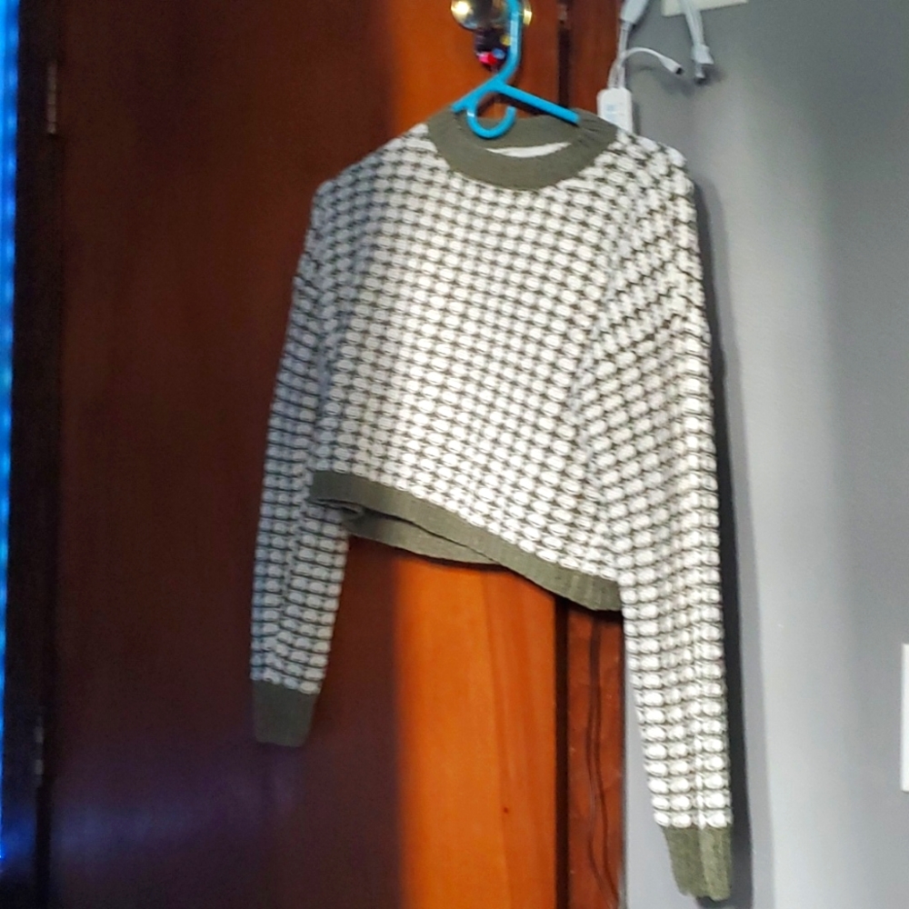 PINK ROSE KIDS SWEATER SIZE SMALL